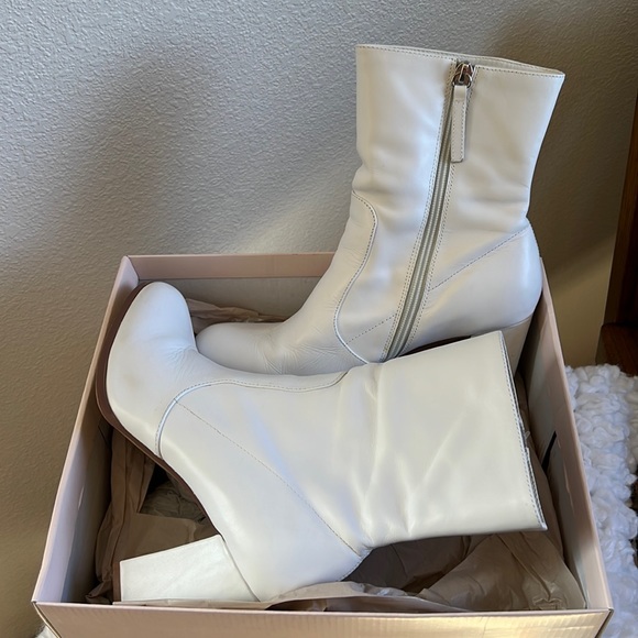 Chinese Laundry White leather block heel booties - Picture 2 of 12